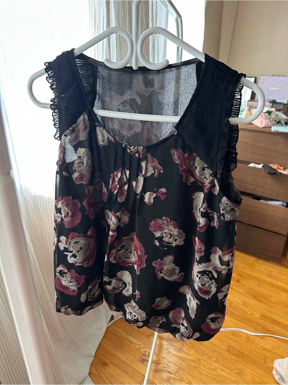 Y2K Vintage top with flower patterns